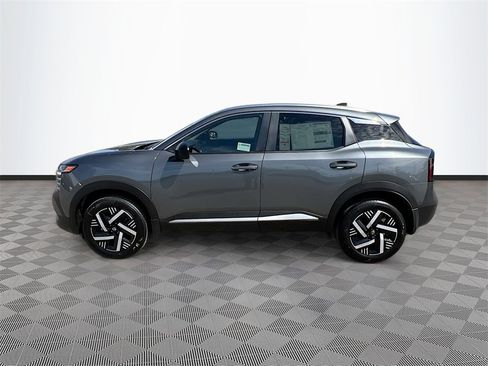 New 2026 Nissan Kicks SV image 4