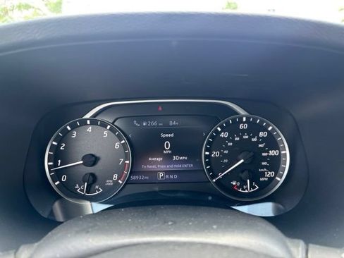 Used 2022 Nissan Frontier SV RWD image 11