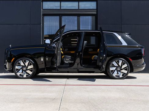 New 2026 Rolls-Royce Cullinan AWD/4WD image 11