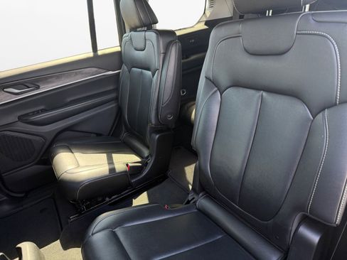 Used 2023 Jeep Grand Cherokee L Limited w/ Black Appearance Package AWD/4WD image 13