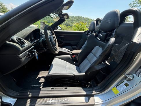 Certified 2025 Porsche 718 Boxster Spyder RS image 5