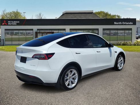 Used 2022 Tesla Model Y Long Range AWD/4WD image 3