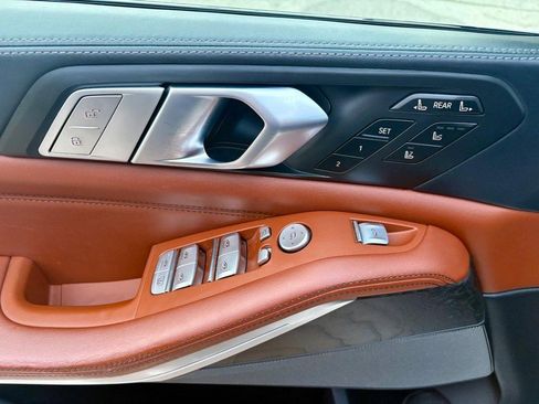 Used 2020 BMW X7 M50i image 19