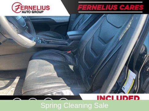 Used 2024 Jeep Compass Latitude w/ Sun and Sound Group AWD/4WD image 8