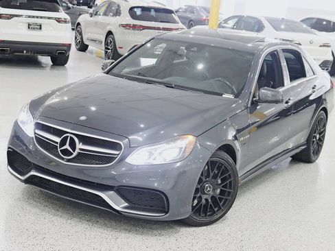 Used 2014 Mercedes-Benz E 63 AMG 4MATIC Sedan image 3