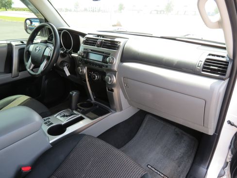 Used 2011 Toyota 4Runner SR5 RWD image 31