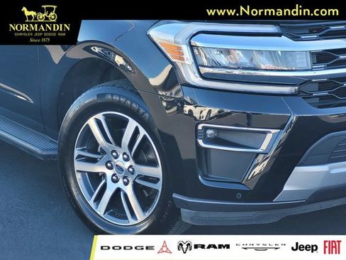 Used 2024 Ford Expedition Max Limited AWD/4WD image 3