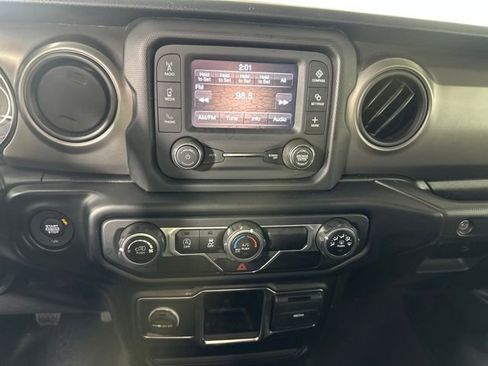 Used 2021 Jeep Wrangler Sport image 20