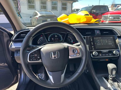 Used 2018 Honda Civic EX image 22