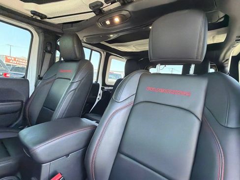 Used 2024 Jeep Wrangler Unlimited Rubicon AWD/4WD image 23