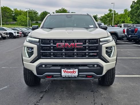 New 2026 GMC Canyon AT4 w/ AT4 Premium Package AWD/4WD image 6