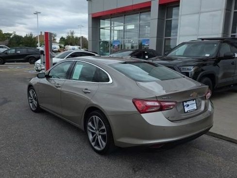 Used 2024 Chevrolet Malibu LT FWD image 3