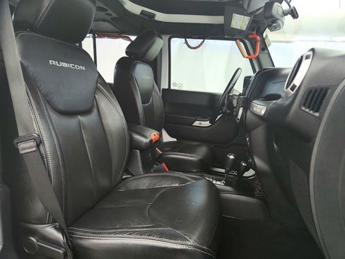 Used 2016 Jeep Wrangler Unlimited Rubicon w/ Dual Top Group image 26