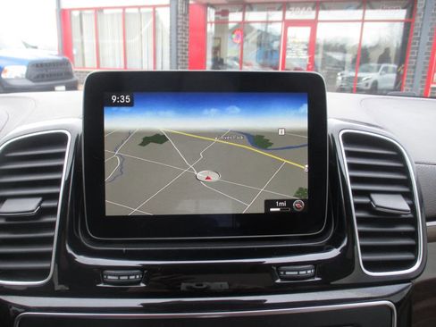 Used 2017 Mercedes-Benz GLS 450 4MATIC image 18