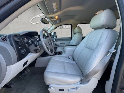 Used 2011 GMC Sierra 2500 SLE w/ SLE Preferred Package RWD image 19