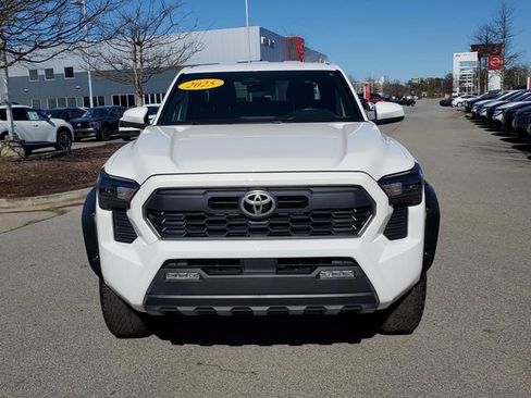 Used 2025 Toyota Tacoma TRD Off-Road AWD/4WD image 8