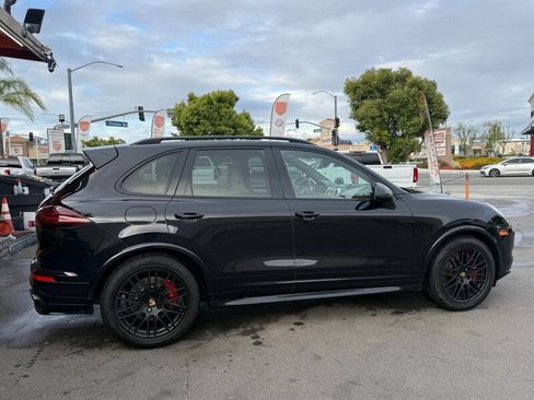Used 2016 Porsche Cayenne GTS w/ Premium Package Plus AWD/4WD image 17
