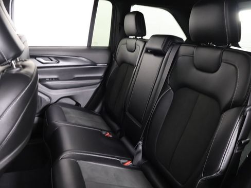 Used 2023 Jeep Grand Cherokee Altitude AWD/4WD image 35