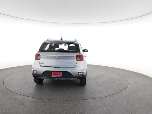 Used 2025 Hyundai Venue SEL image 11