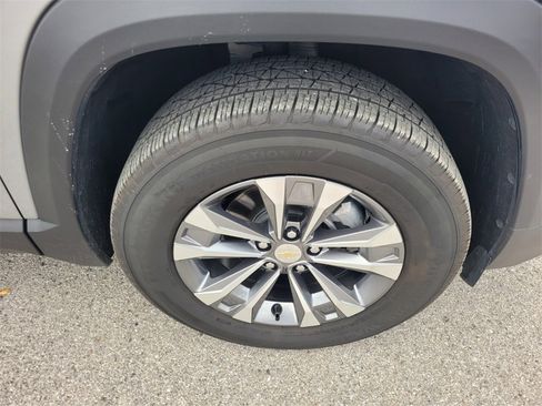 Certified 2025 Chevrolet Equinox LT image 18