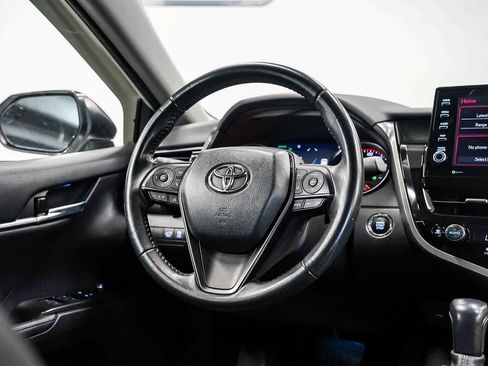 Used 2022 Toyota Camry XSE FWD image 15