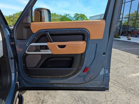 Used 2024 Land Rover Defender 90 S AWD/4WD image 30