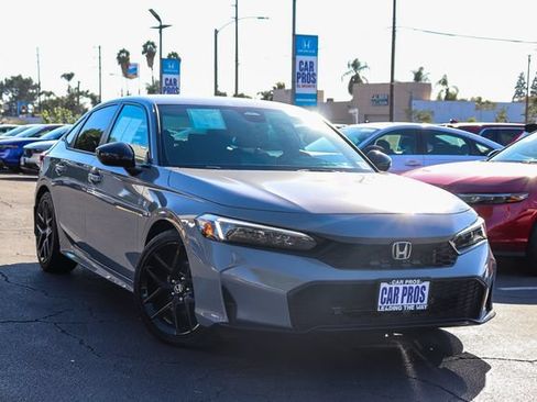 Used 2025 Honda Civic Sport image 2
