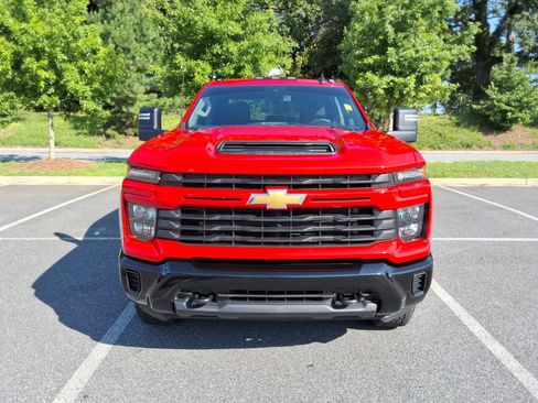 Used 2024 Chevrolet Silverado 2500 Custom w/ Custom Value Package AWD/4WD image 2