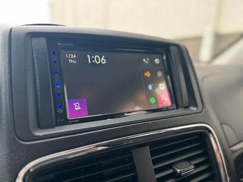 Used 2013 Dodge Grand Caravan SXT image 12