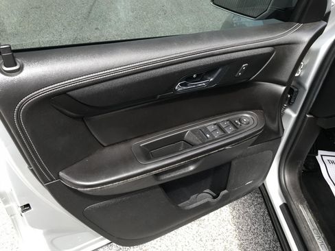Used 2016 GMC Acadia SLT w/ Open Road Package AWD/4WD image 10