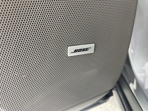 Used 2025 Cadillac XT6 Premium Luxury image 21