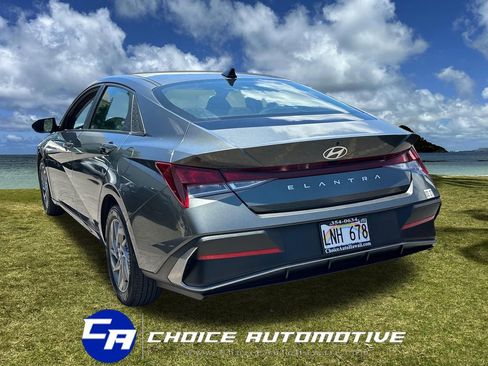 Used 2024 Hyundai Elantra SEL FWD image 5