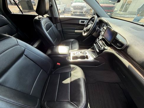 Used 2023 Ford Explorer Limited image 10