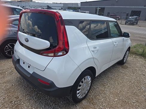 Used 2020 Kia Soul LX FWD image 3