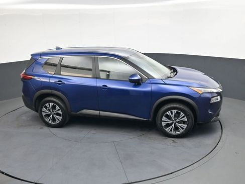 Used 2023 Nissan Rogue SV image 29