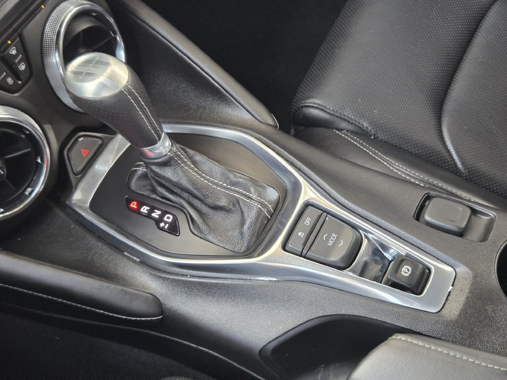Used 2016 Chevrolet Camaro SS RWD image 20