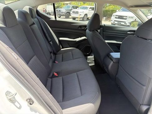 Used 2025 Nissan Altima 2.5 SV FWD image 20