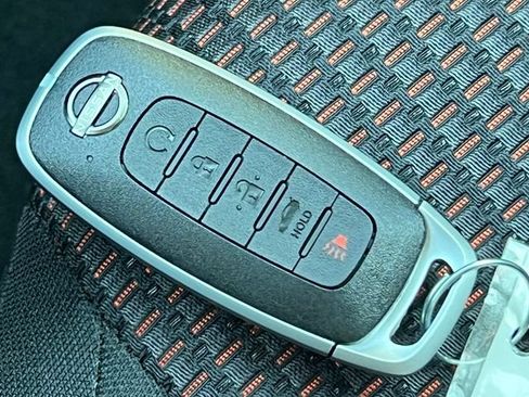 New 2026 Nissan Sentra SR w/ Floor Mat Package FWD image 30