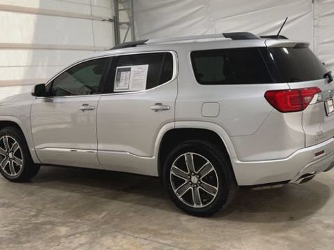 Used 2019 GMC Acadia Denali FWD image 2