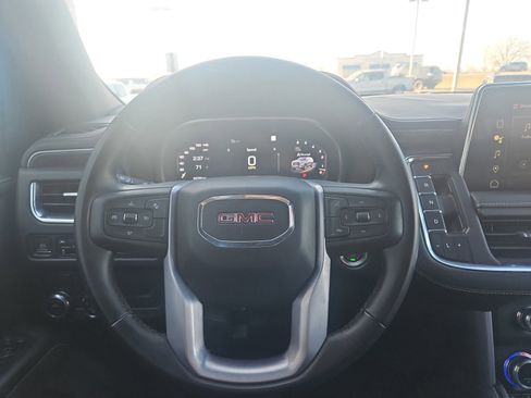 Used 2023 GMC Yukon SLT image 13