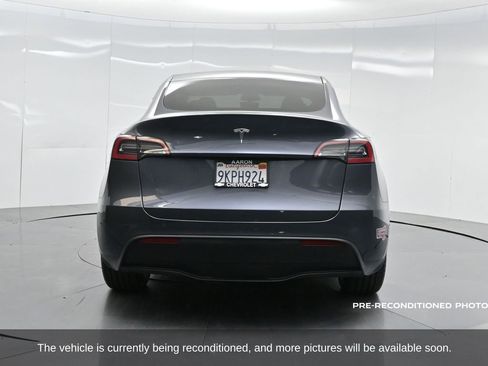 Used 2023 Tesla Model Y 2WD image 38
