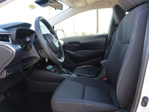 Used 2025 Toyota Corolla LE image 10