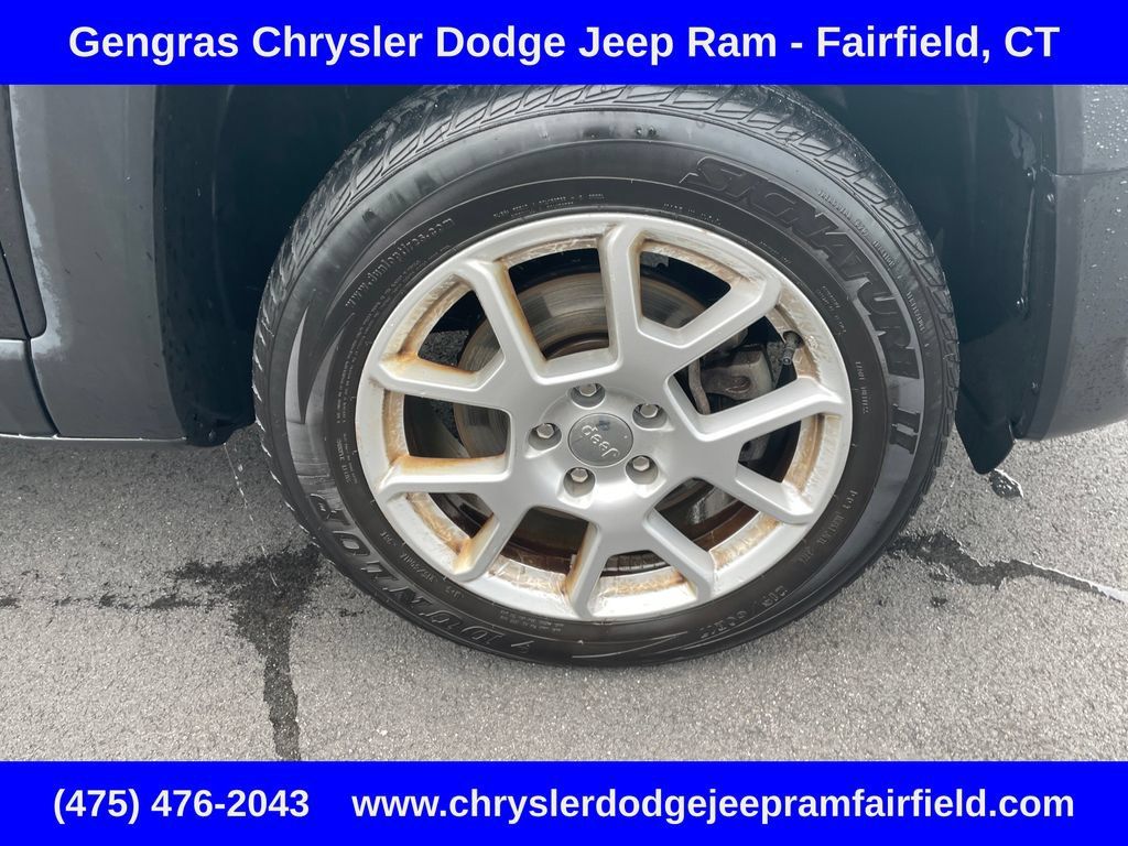 Certified 2021 Jeep Renegade Latitude AWD/4WD image 9