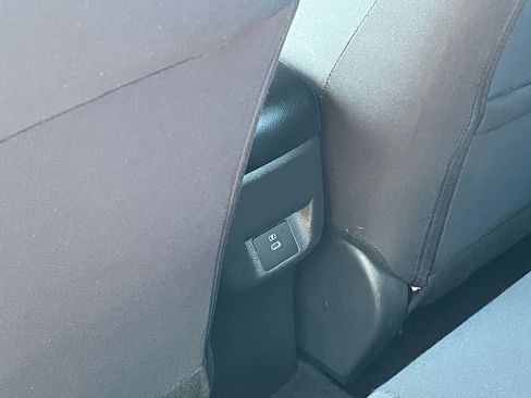 Used 2025 Nissan Versa SV FWD image 23