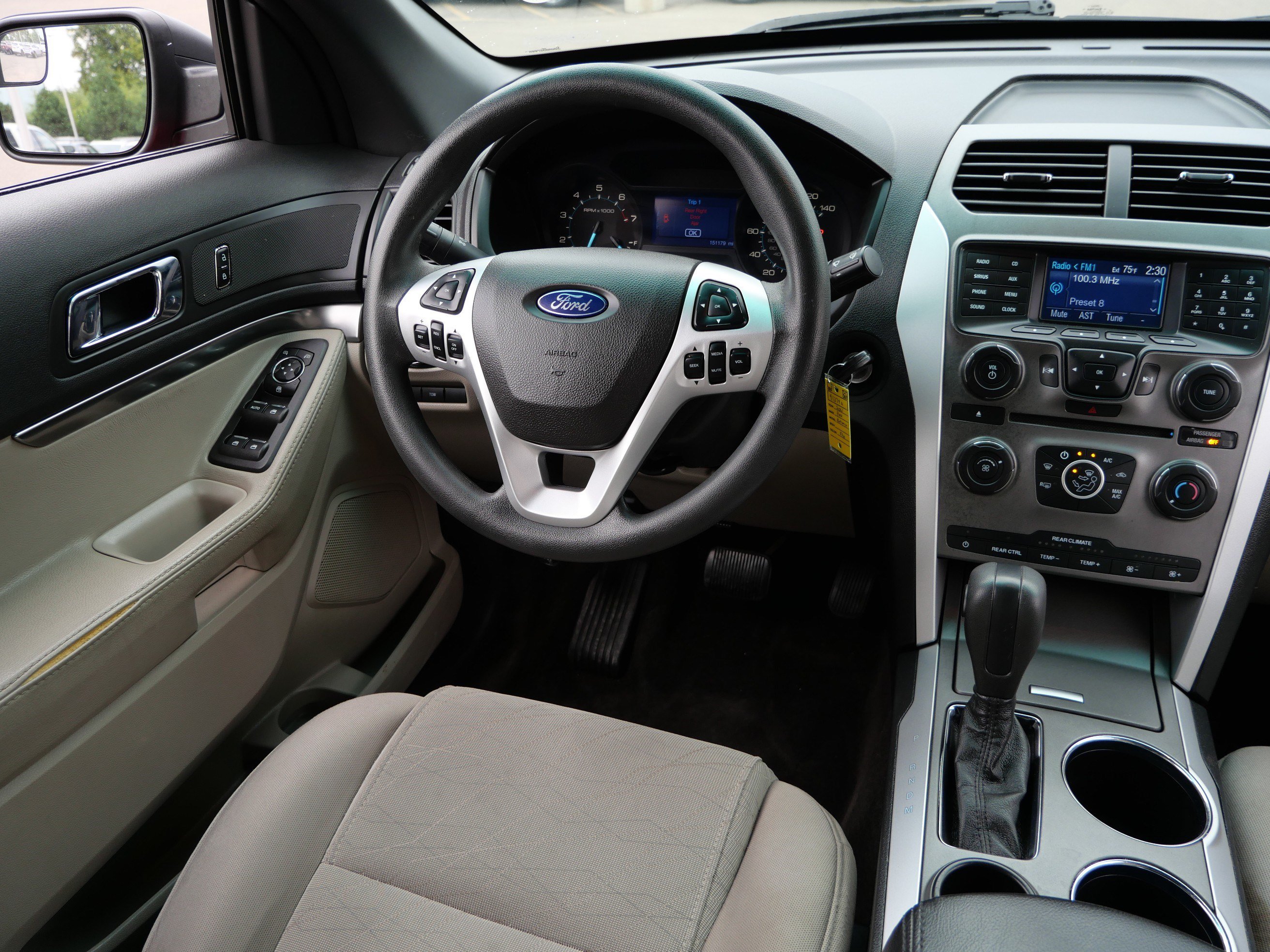Used 2013 Ford Explorer FWD w/ Class III Trailer Tow Pkg image 9
