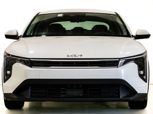 Used 2025 Kia K4 FWD image 2