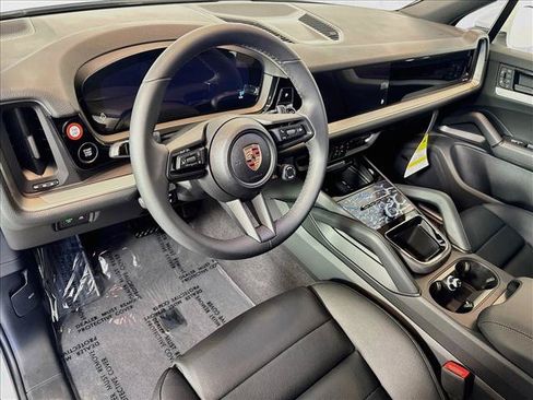 New 2026 Porsche Cayenne AWD/4WD image 4