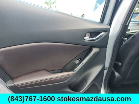 Used 2017 MAZDA MAZDA3 Touring FWD image 17