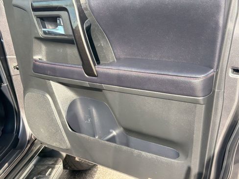 Used 2018 Toyota 4Runner TRD Off-Road Premium image 32