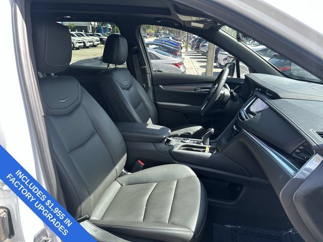 Used 2024 Cadillac XT6 Luxury w/ LPO, Floor Liner Package FWD image 29